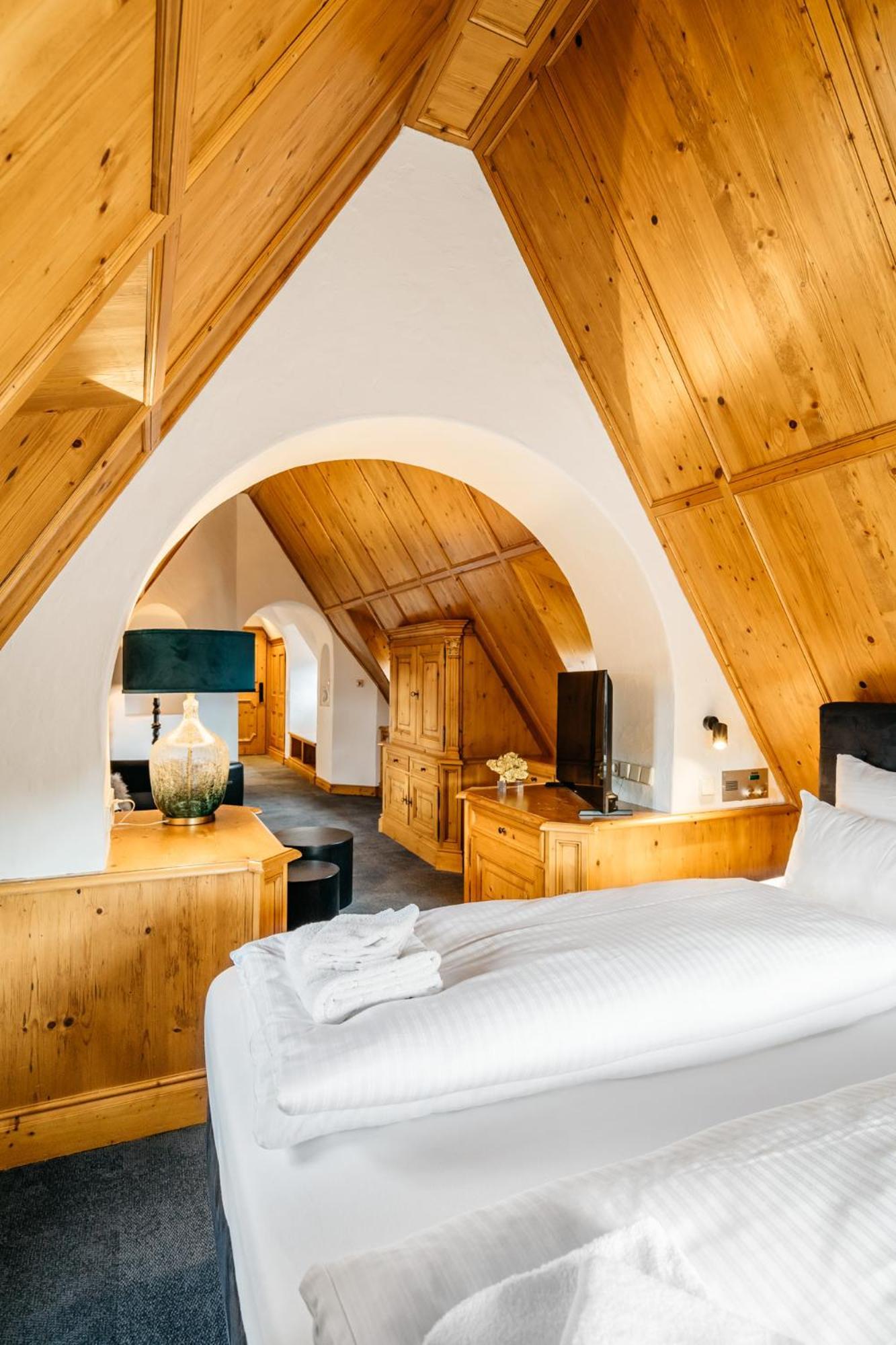 Hotel Riesengebirge Нойхоф-ан-дер-Цен Экстерьер фото