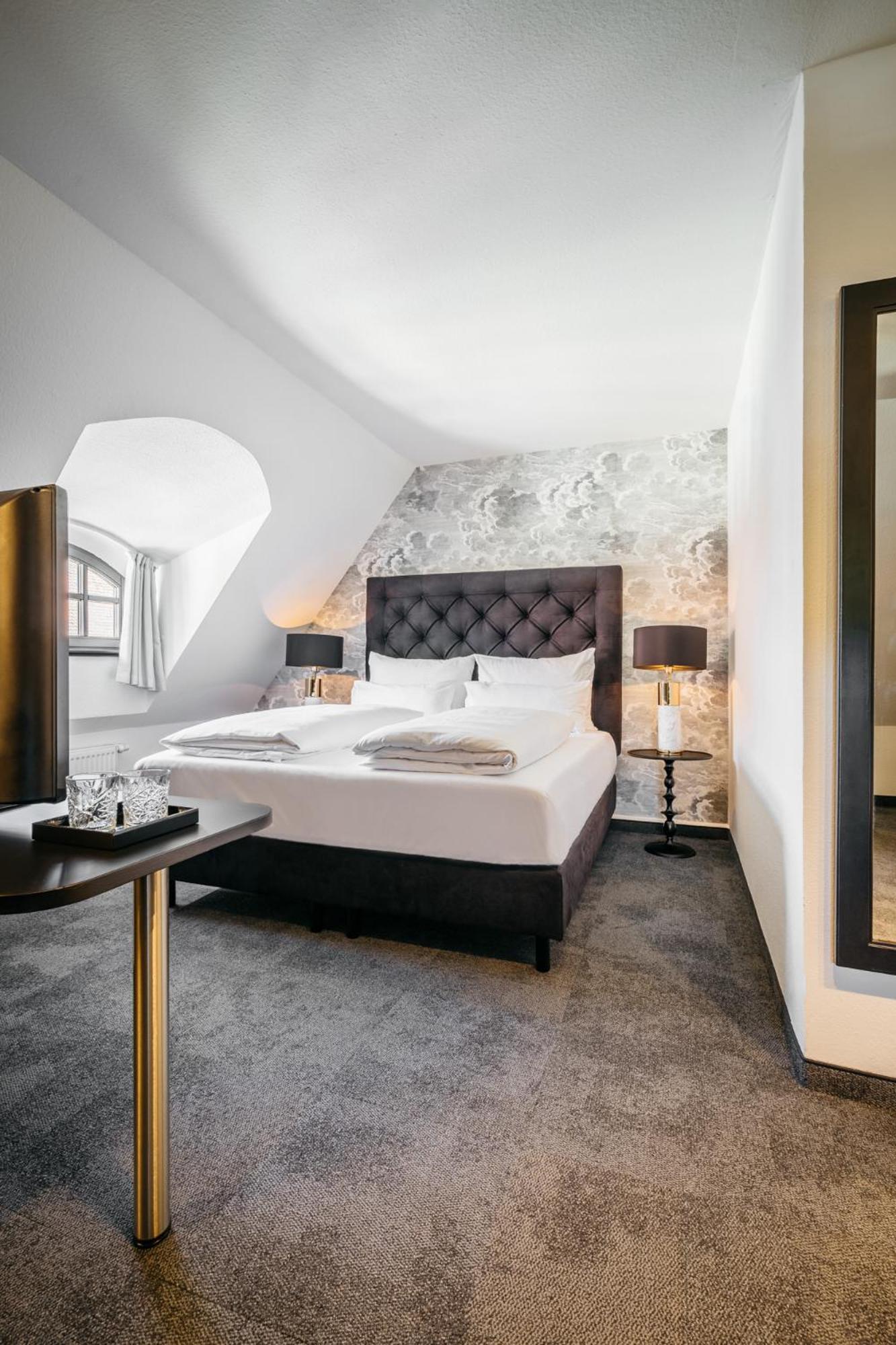 Hotel Riesengebirge Нойхоф-ан-дер-Цен Экстерьер фото